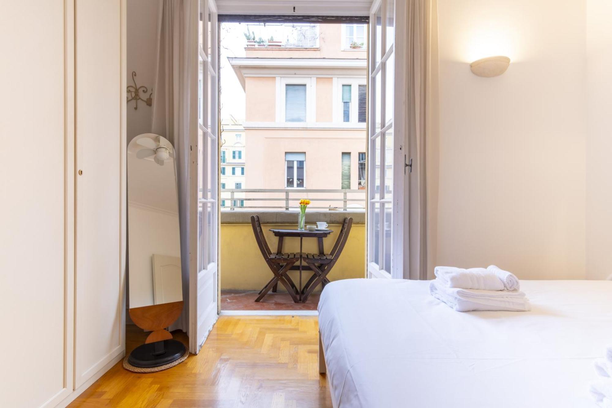 Elegantis Solinda - Easily Get To The Historic Center, Metro, Tram And Bus Are Nearby Apartamento Roma