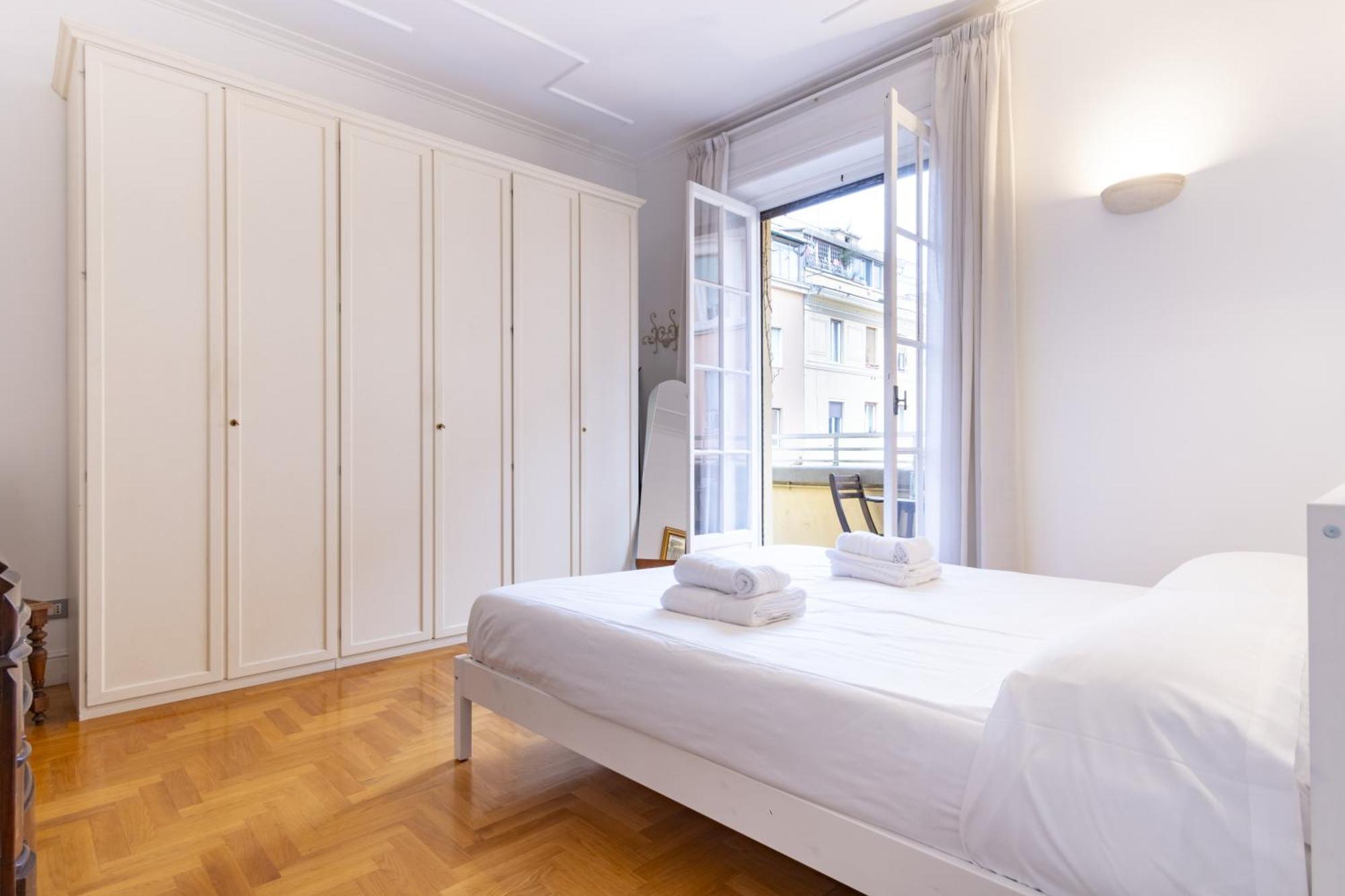 Apartamento Elegantis Solinda - Easily Get To The Historic Center, Metro, Tram And Bus Are Nearby Roma