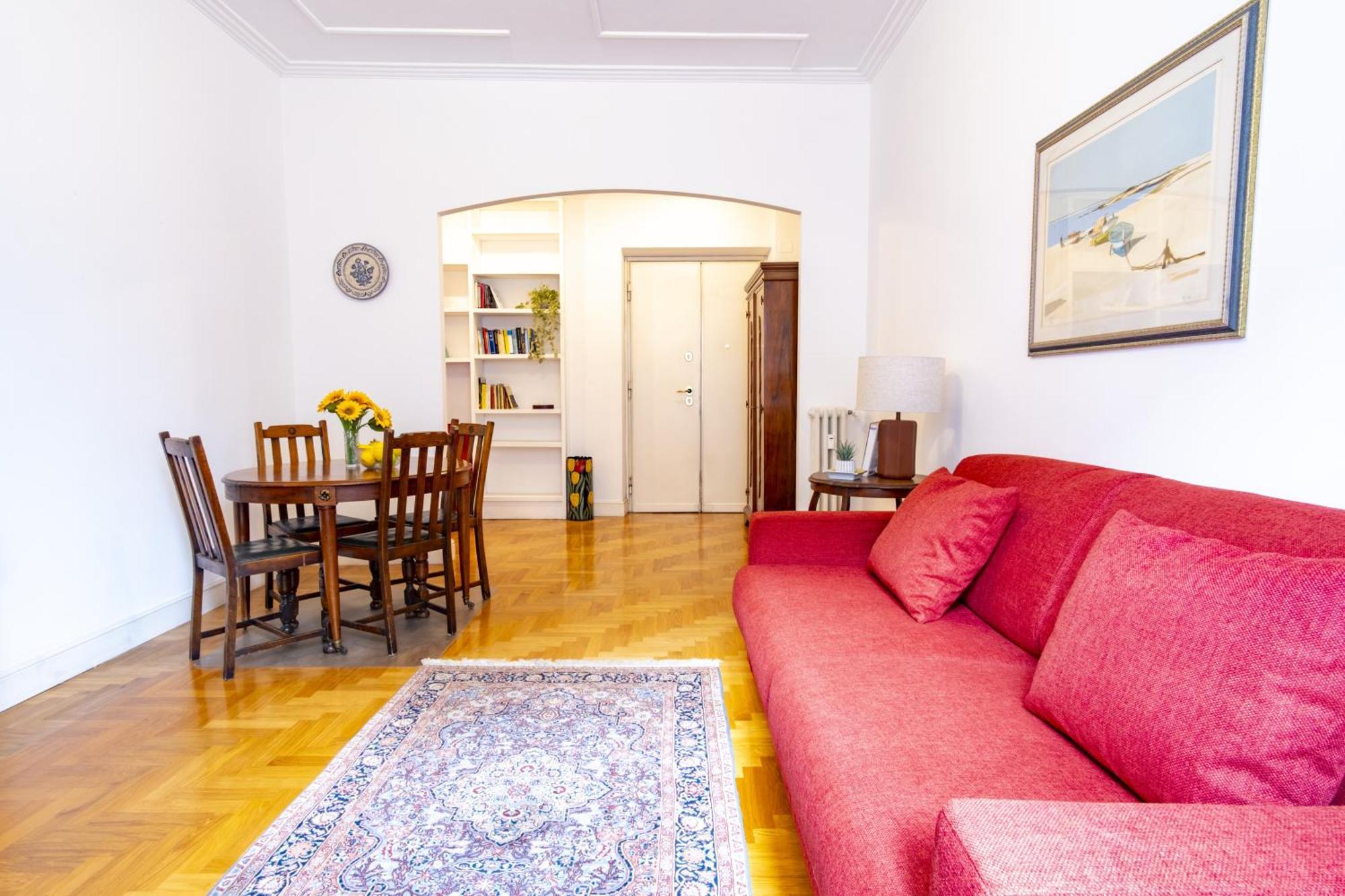 Apartamento Elegantis Solinda - Easily Get To The Historic Center, Metro, Tram And Bus Are Nearby