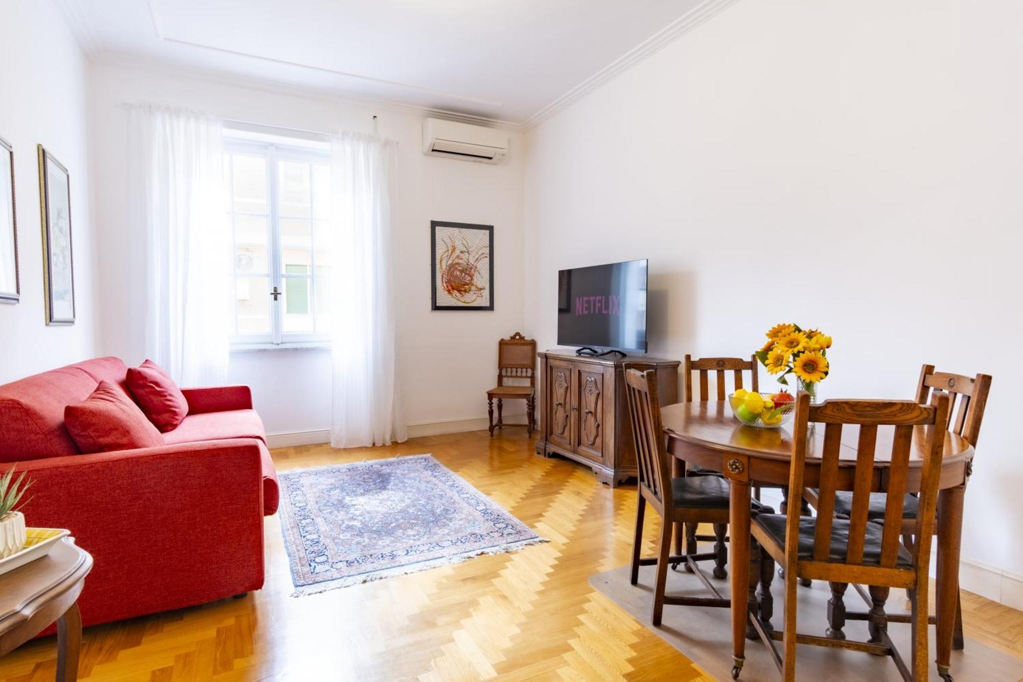 Apartamento Elegantis Solinda - Easily Get To The Historic Center, Metro, Tram And Bus Are Nearby Roma